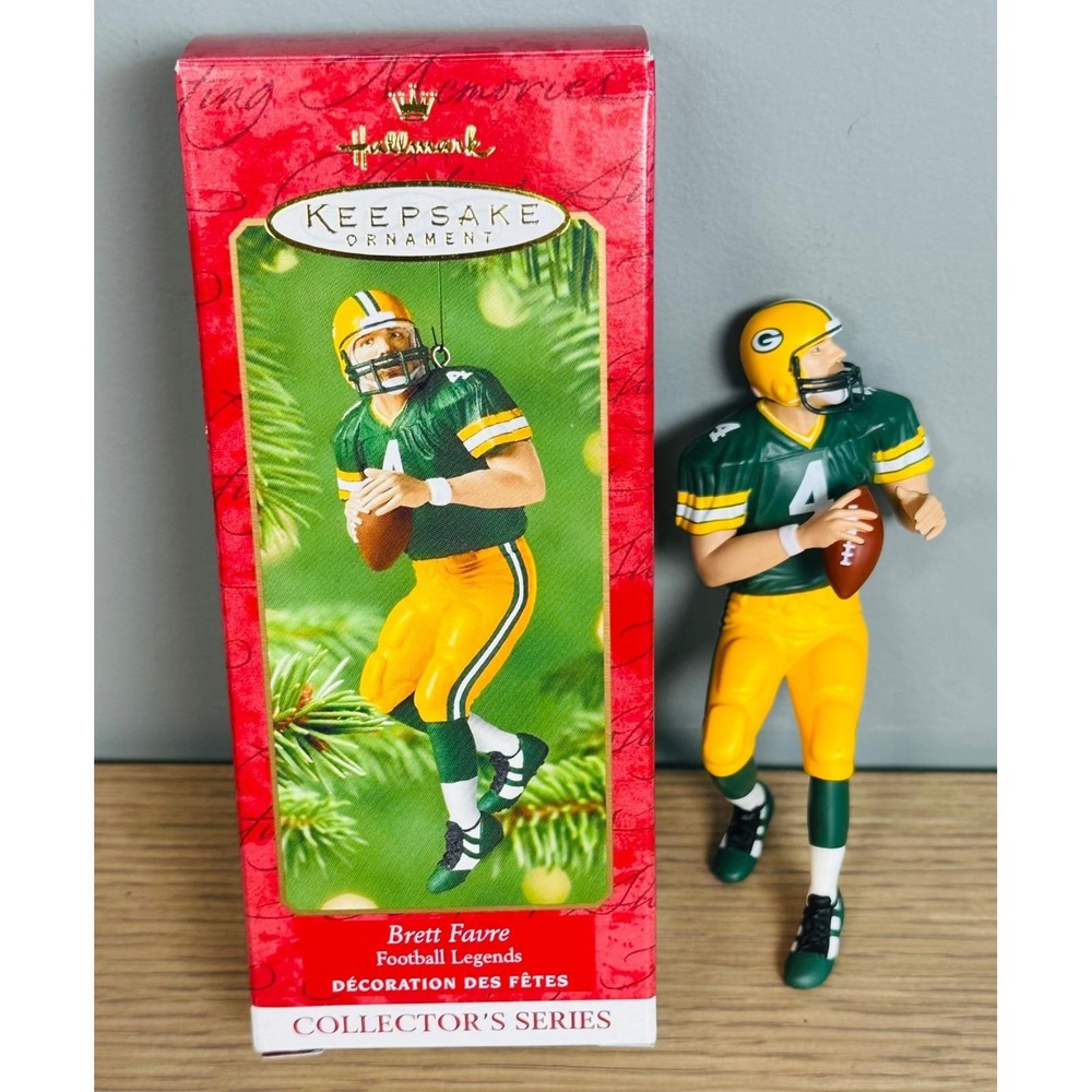 New 2001 Hallmark Brett Favre Football Legends #7 Packers Keepsake Ornament NOB